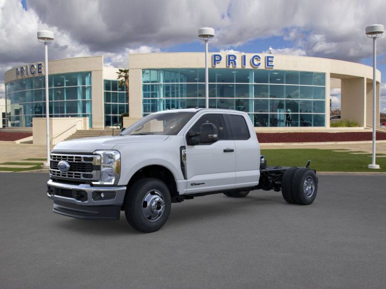 2026 Ford Chassis Cab XLT