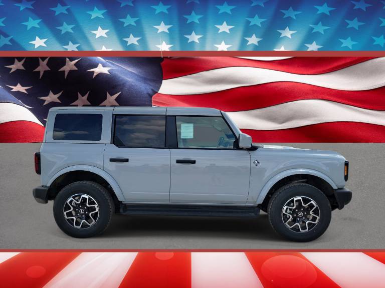 2026 Ford Bronco Outer Banks