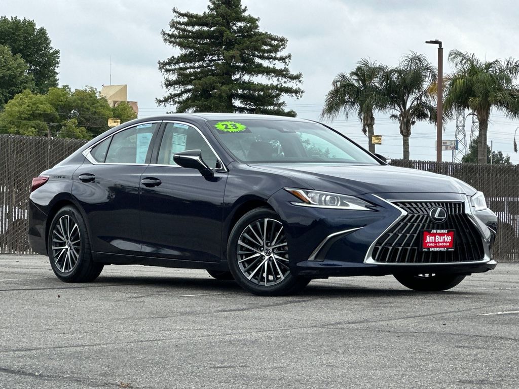 2023 Lexus Es