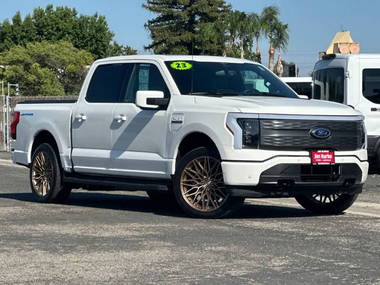 2023 Ford F-150 Lightning LARIAT