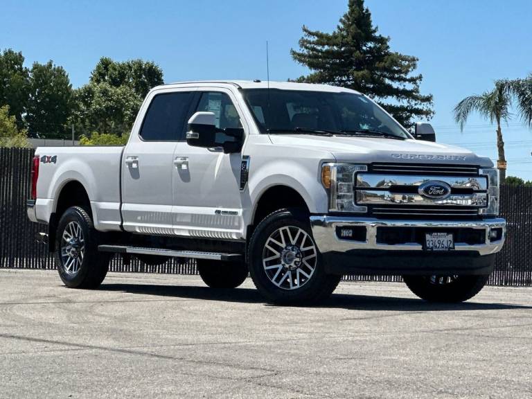 2017 Ford F-350SD LARIAT