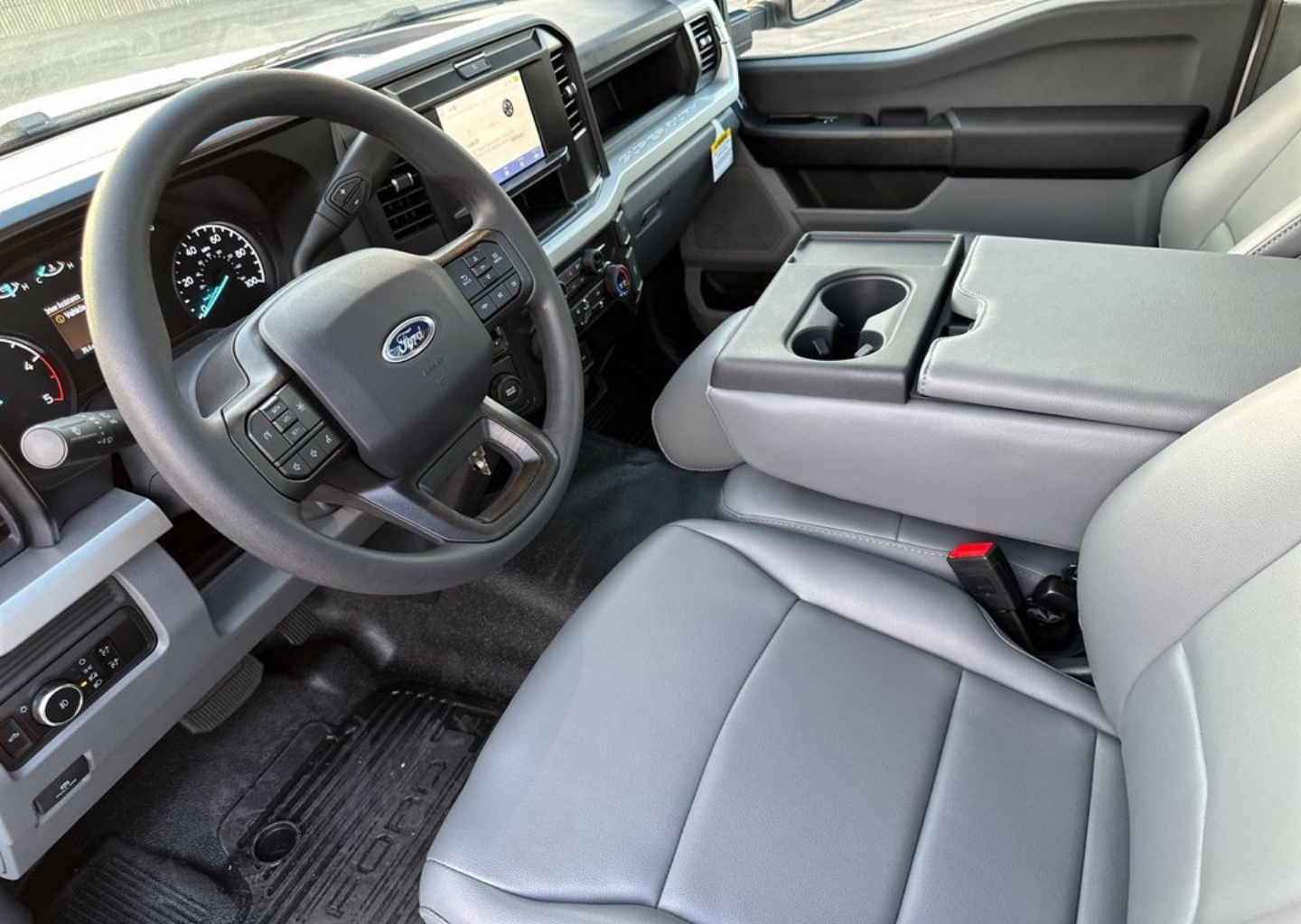 2025 Ford F-550 Super Duty Chassis Cab XL - Photo 6