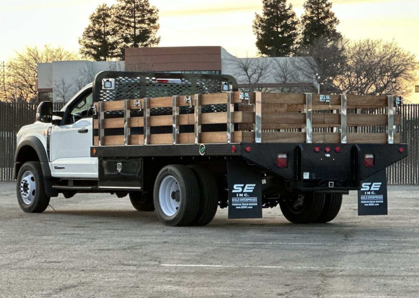 2025 Ford F-550 Super Duty Chassis Cab XL - Photo 20