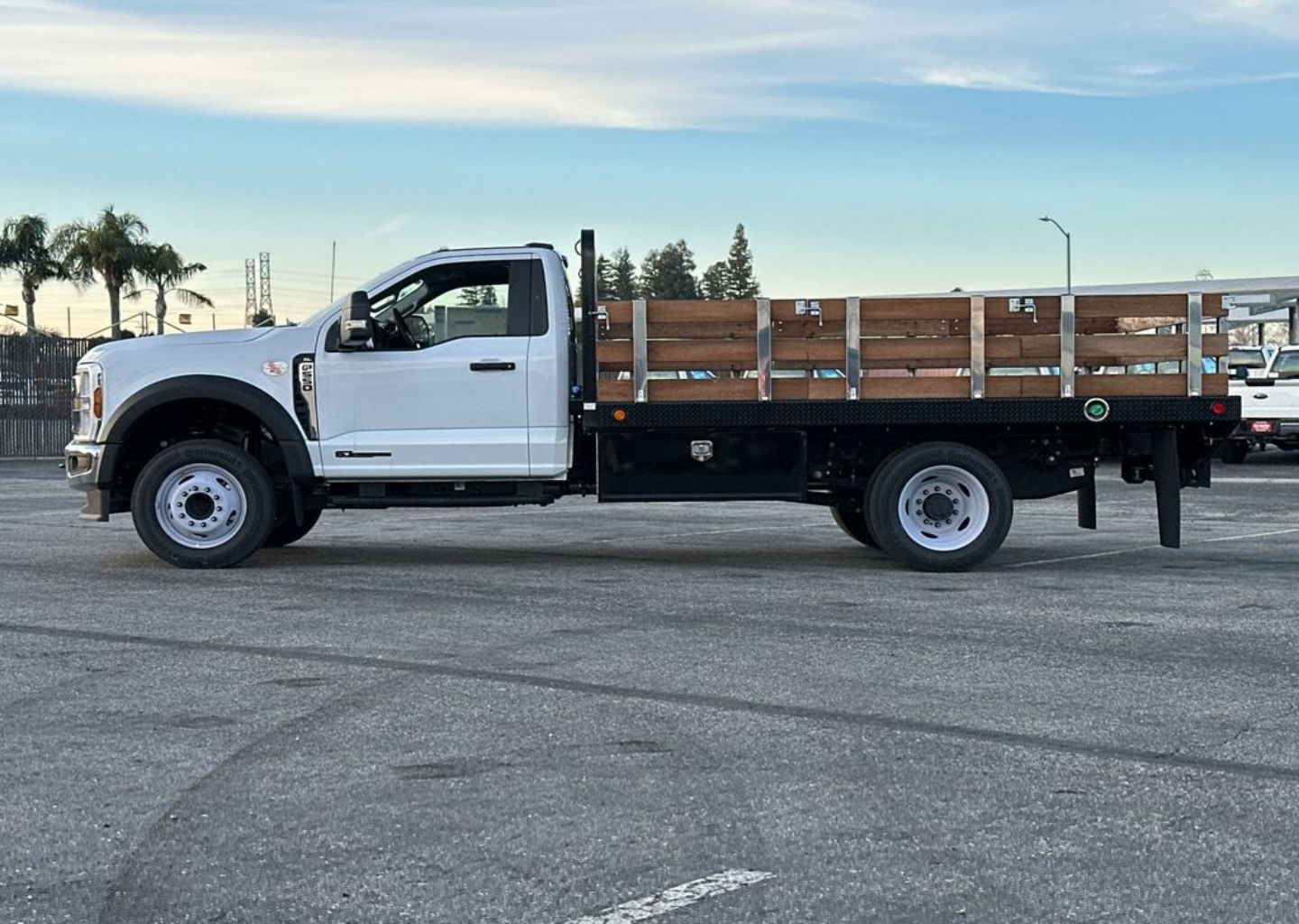 2025 Ford F-550 Super Duty Chassis Cab XL - Photo 21