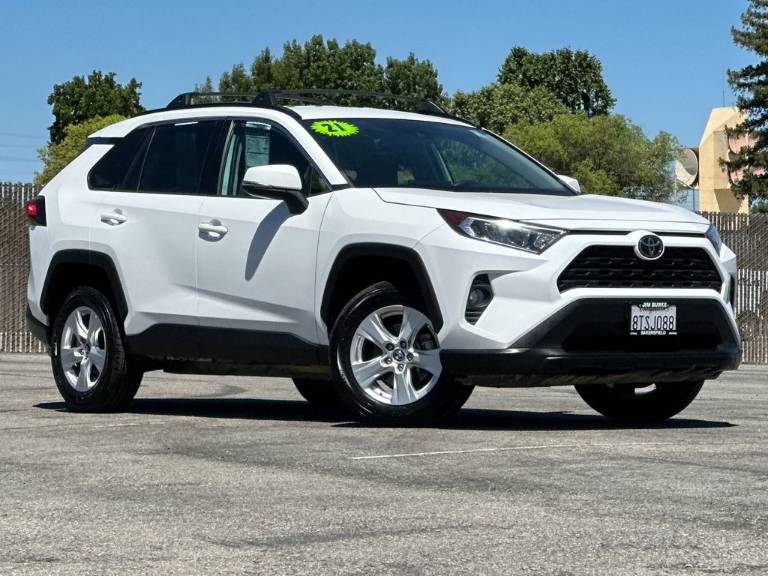 2021 Toyota RAV4 XLE