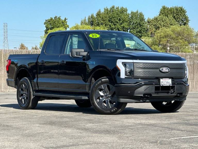 2025 Ford F-150 Lightning Flash