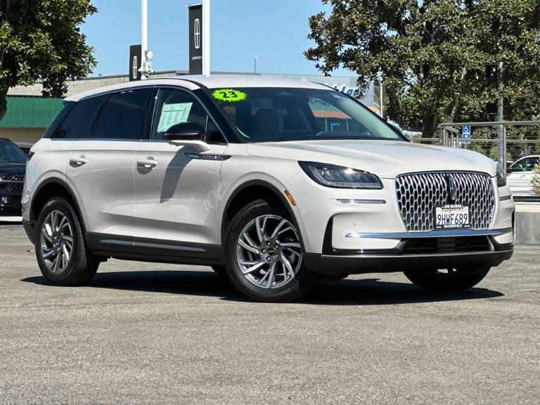 2023 Lincoln Corsair Standard