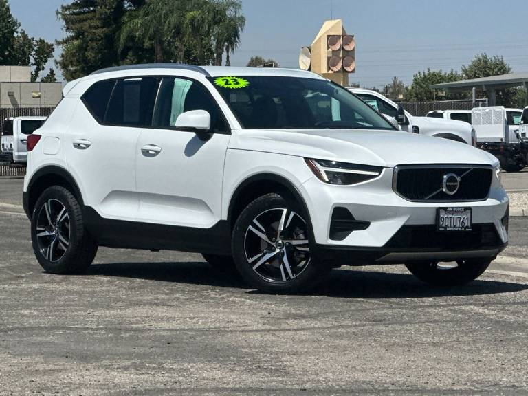 2023 Volvo XC40 Core