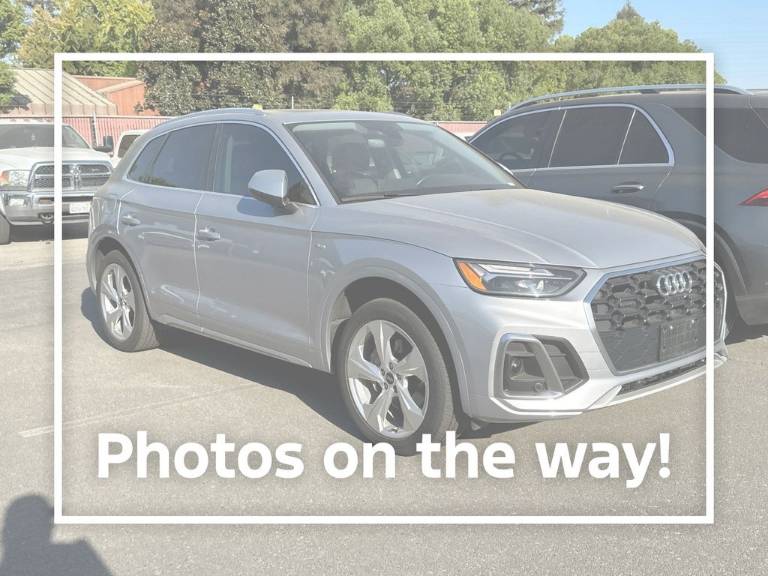 2022 Audi Q5 S line Premium Plus