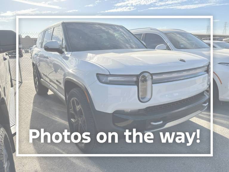 2025 Rivian R1s Adventure