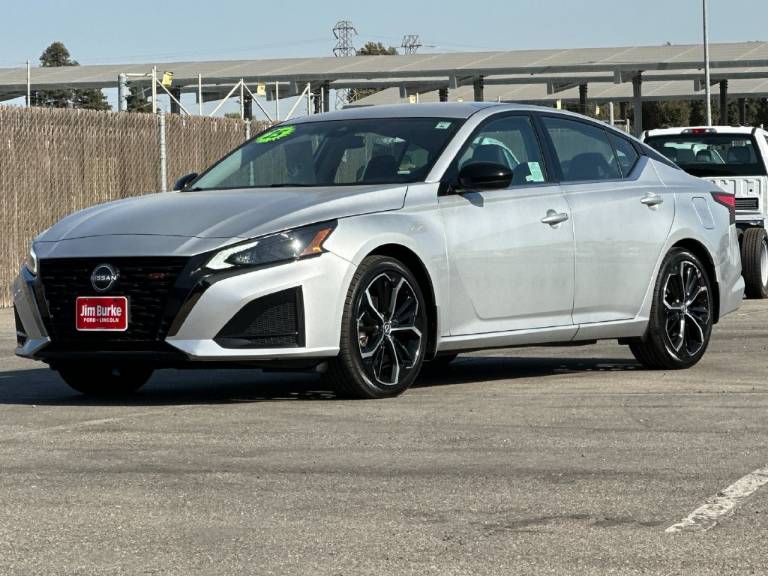 2025 Nissan Altima 2.5 SR