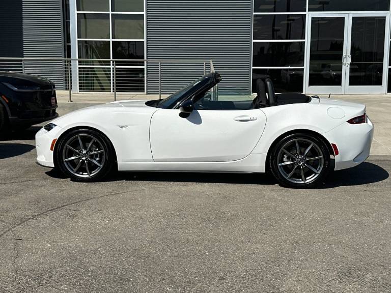 2021 Mazda MX-5 Miata Sport